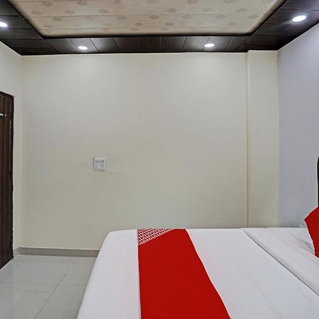 Oyo Flagship Evergreen Tower Hotel Ghaziabad Extérieur photo