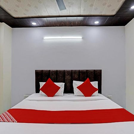 Oyo Flagship Evergreen Tower Hotel Ghaziabad Extérieur photo