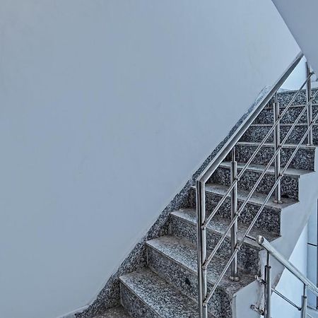 Oyo Flagship Evergreen Tower Hotel Ghaziabad Extérieur photo