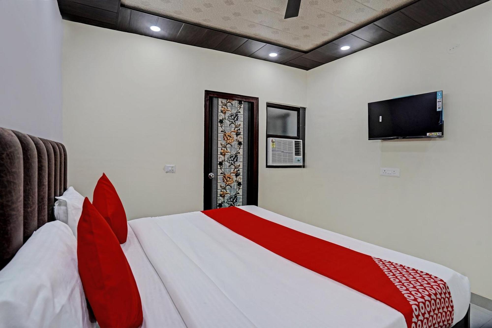 Oyo Flagship Evergreen Tower Hotel Ghaziabad Extérieur photo