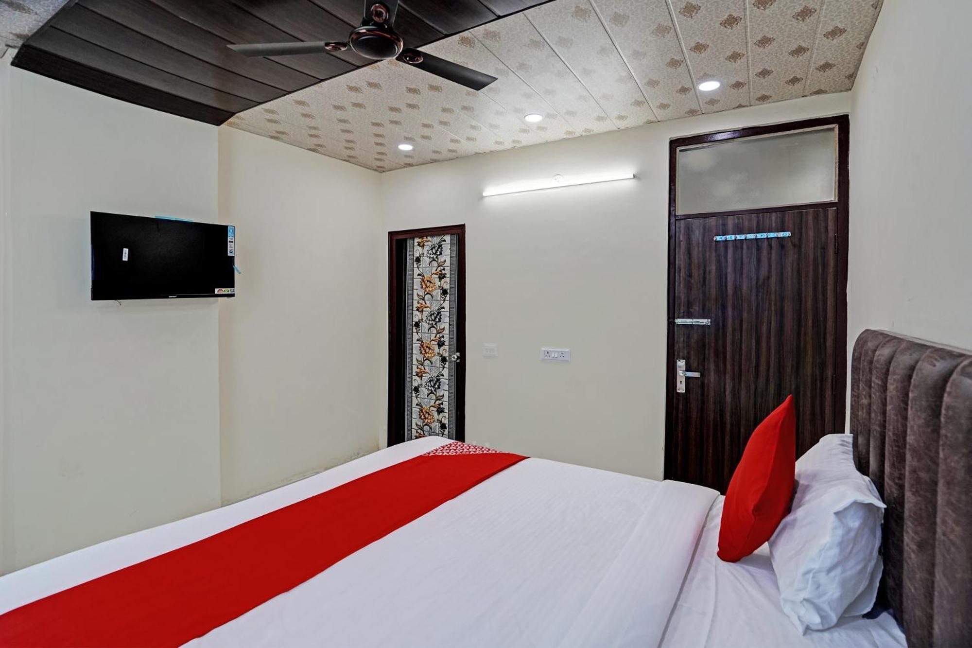 Oyo Flagship Evergreen Tower Hotel Ghaziabad Extérieur photo
