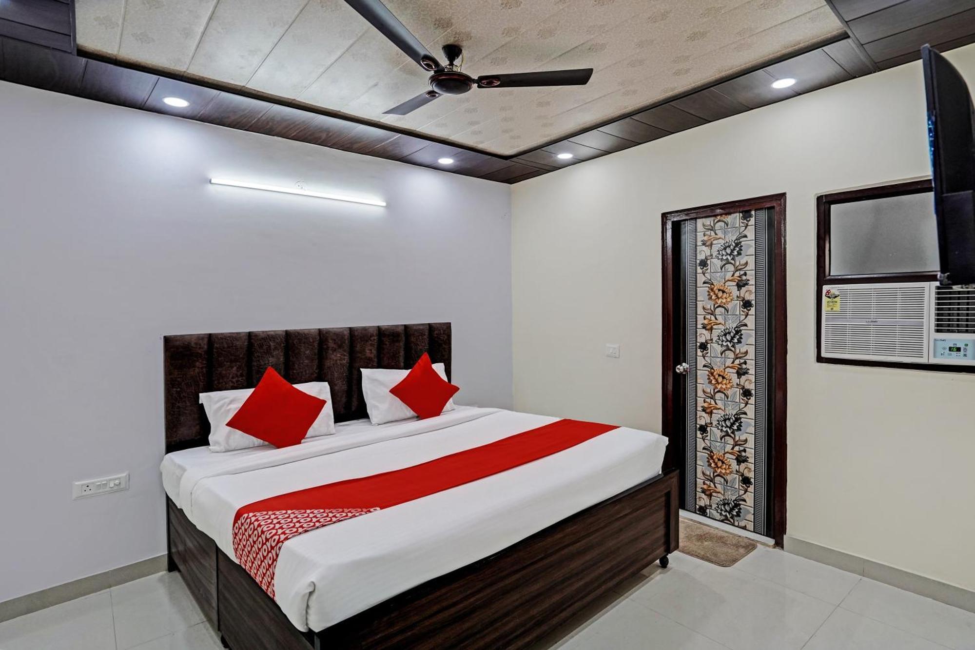 Oyo Flagship Evergreen Tower Hotel Ghaziabad Extérieur photo
