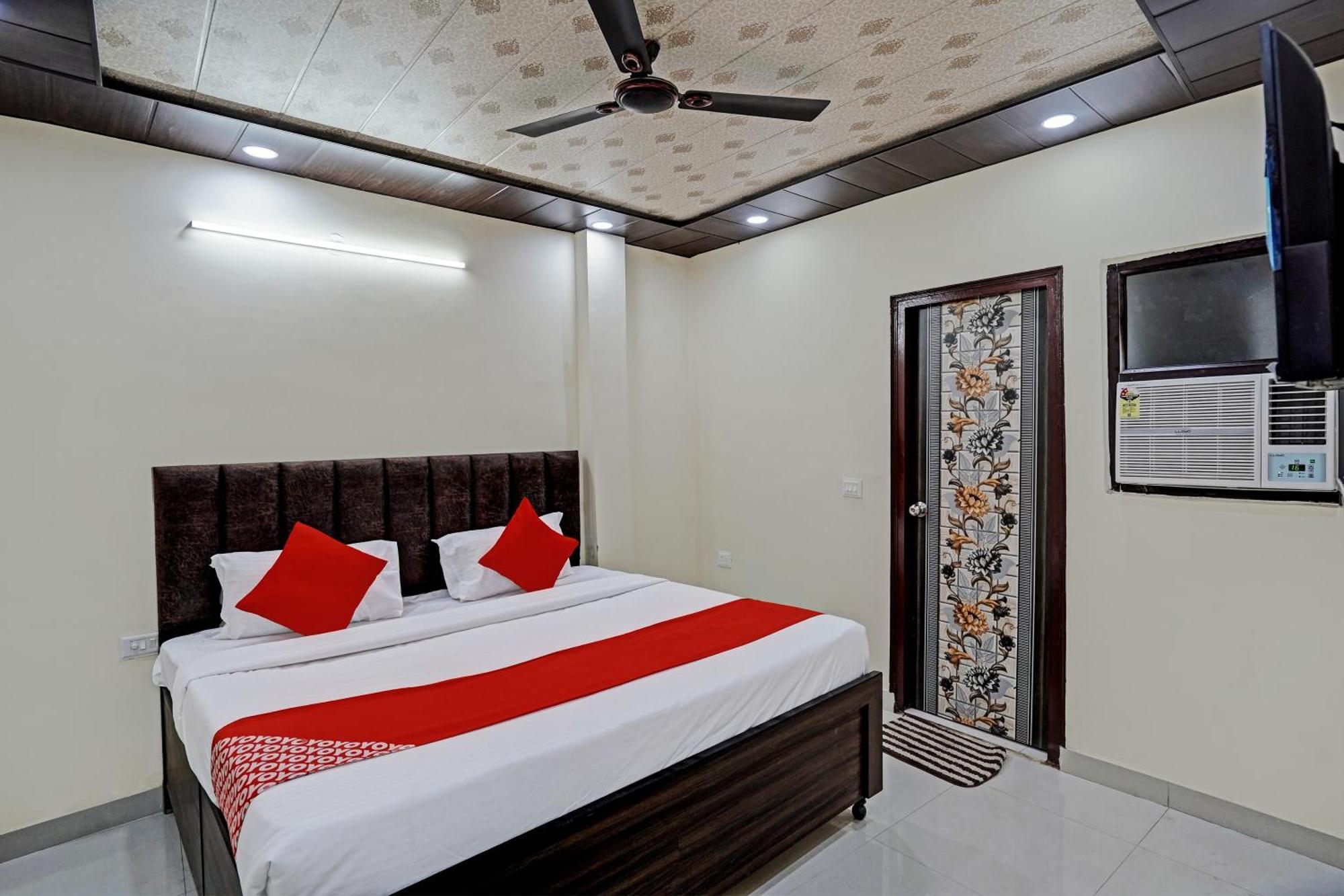 Oyo Flagship Evergreen Tower Hotel Ghaziabad Extérieur photo