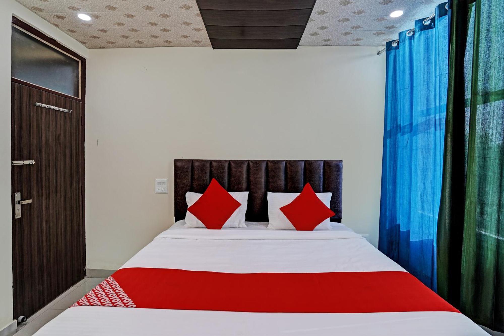 Oyo Flagship Evergreen Tower Hotel Ghaziabad Extérieur photo