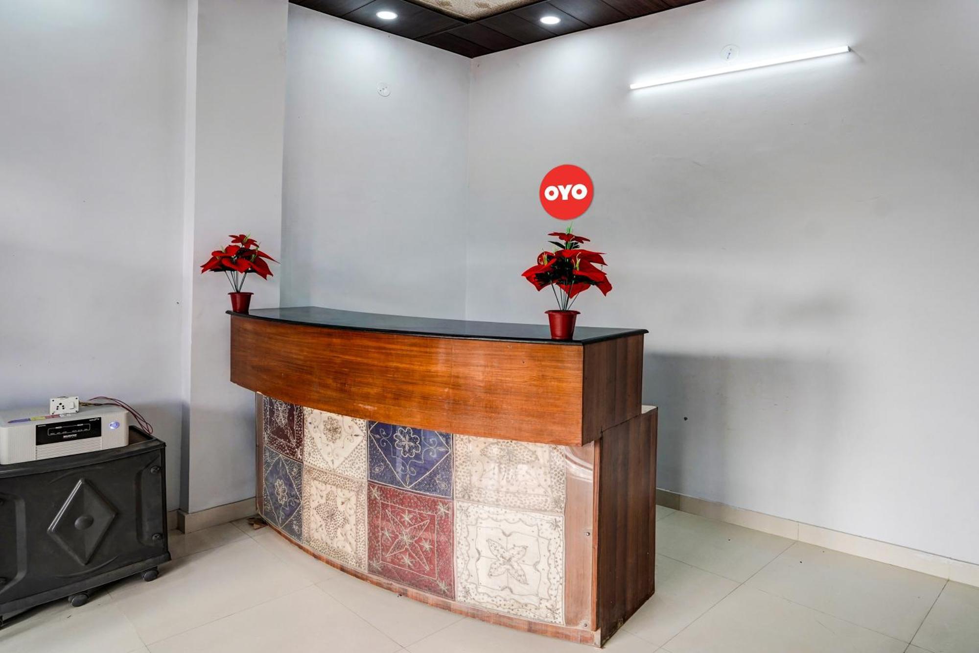 Oyo Flagship Evergreen Tower Hotel Ghaziabad Extérieur photo