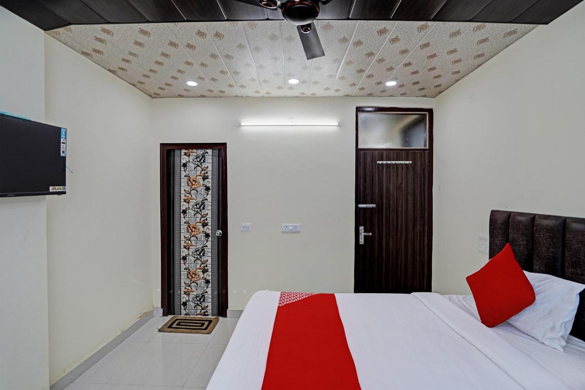 Oyo Flagship Evergreen Tower Hotel Ghaziabad Extérieur photo
